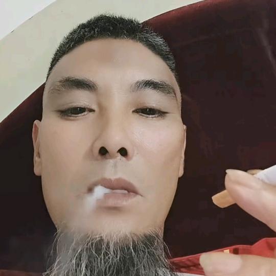 我是老赵。