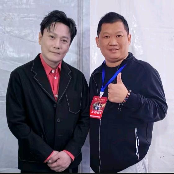 爽朗的政哥哥