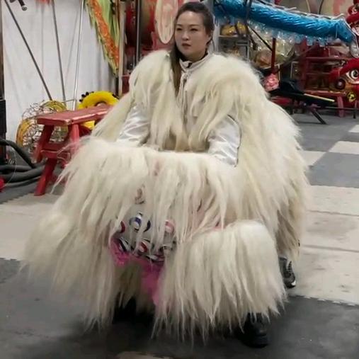 郑州网红小白狮（妍妍*团长）