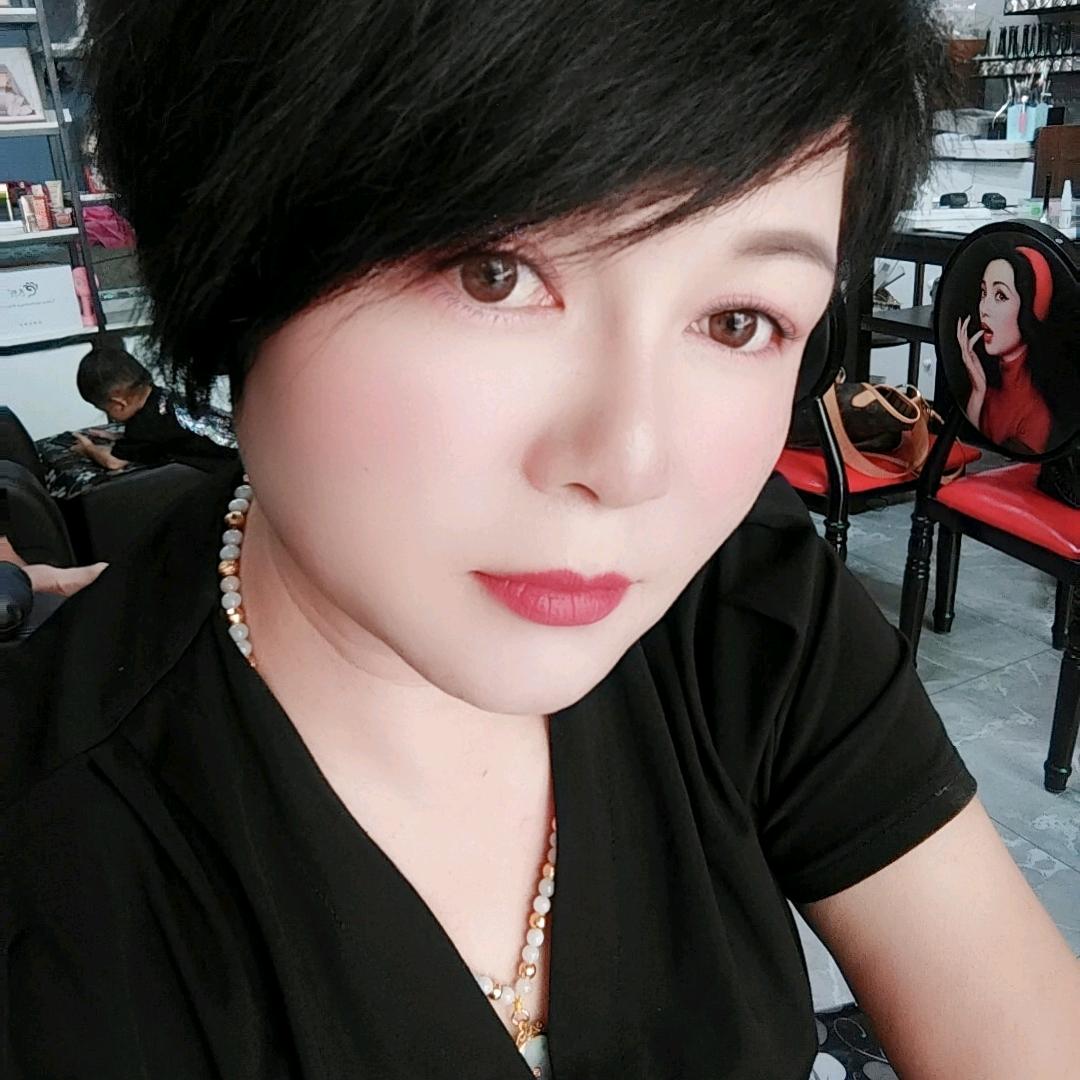 王依依屯昌