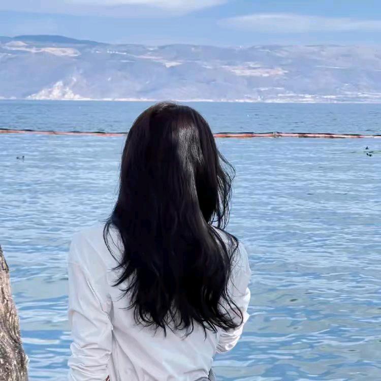 爱笑的琳琳