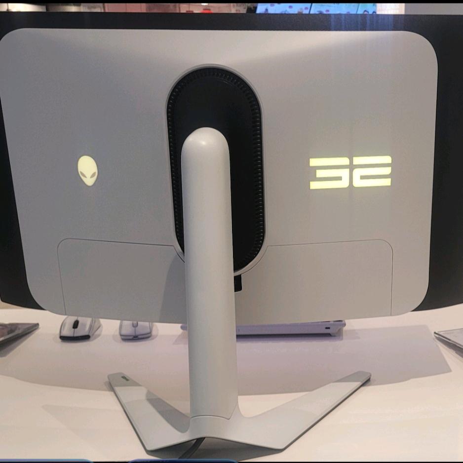 武汉佳品数码显示器电脑电竞店