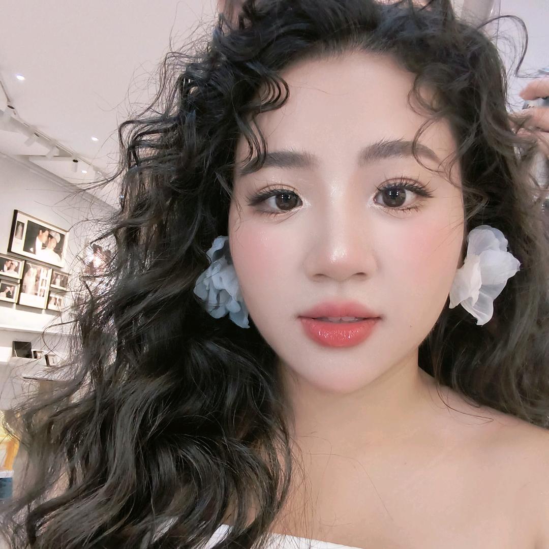 轻素栖花里（燕子）