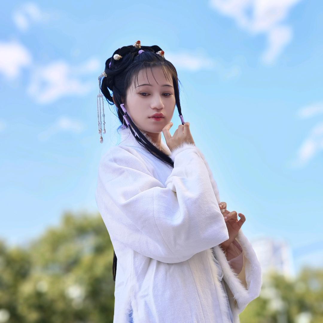 【嫊霄】（妆造）