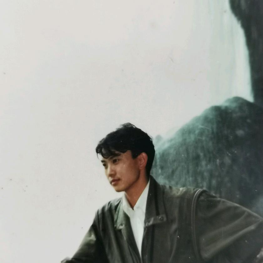 珍惜身边的朋友，he jie（行近）