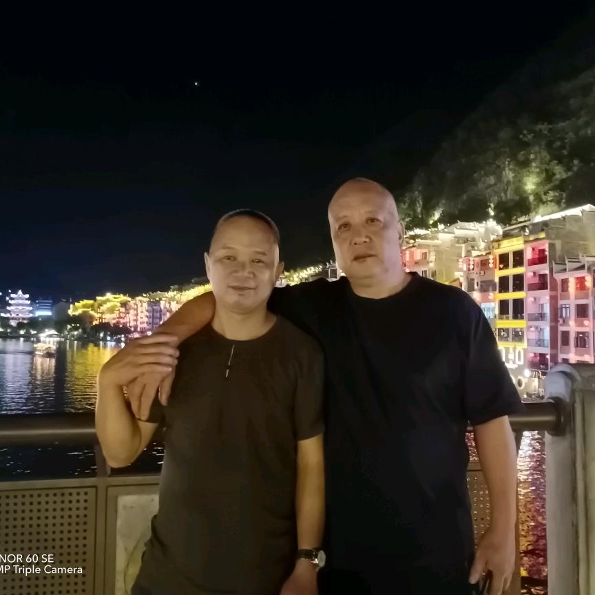 大宝天天向上！