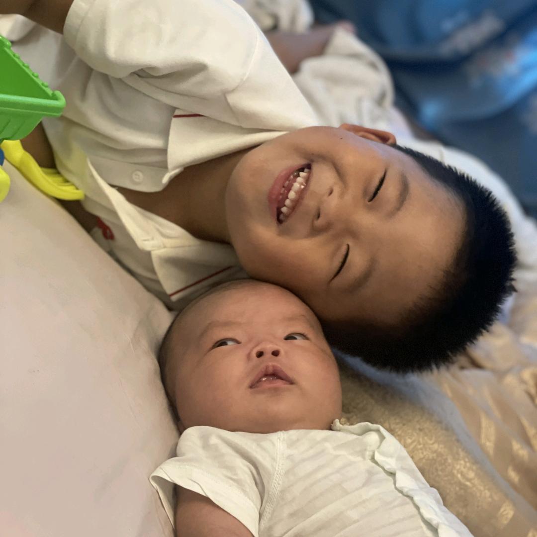 一个屎尿屁😍