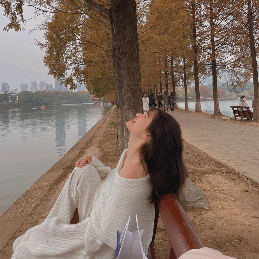 小不忍则卖大萌