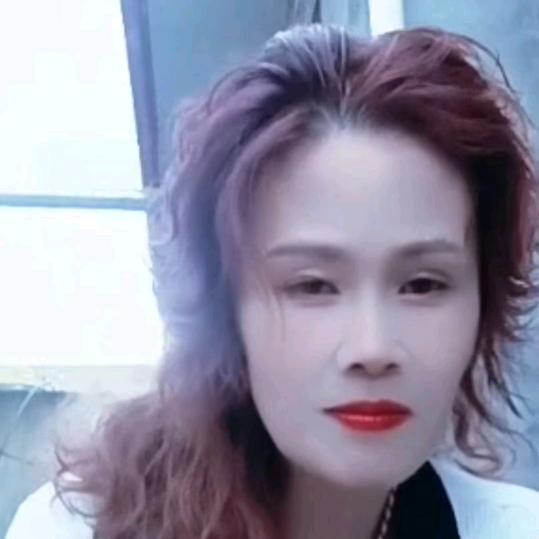容容