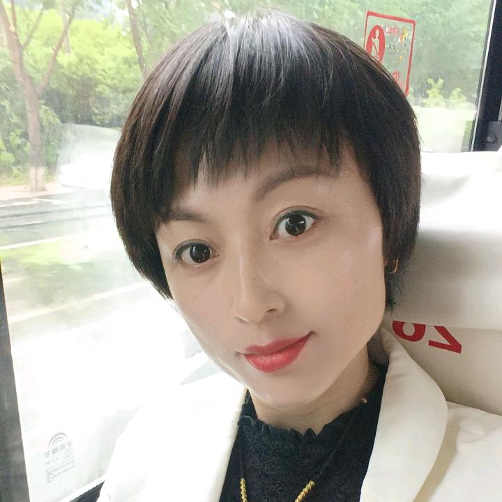 《莹莹》