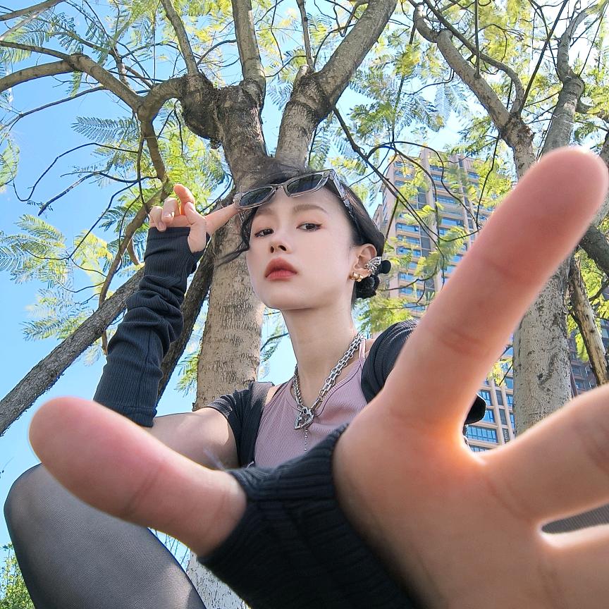 尼古拉斯 ୧⍢⃝୨阳阳