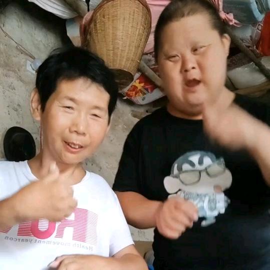 感恩姐弟
