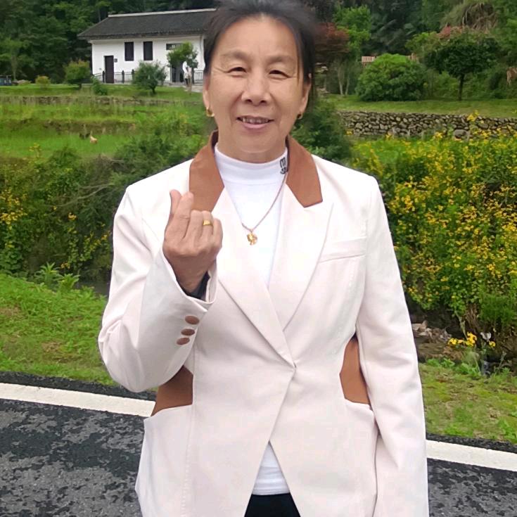 花花奶奶爱跳舞