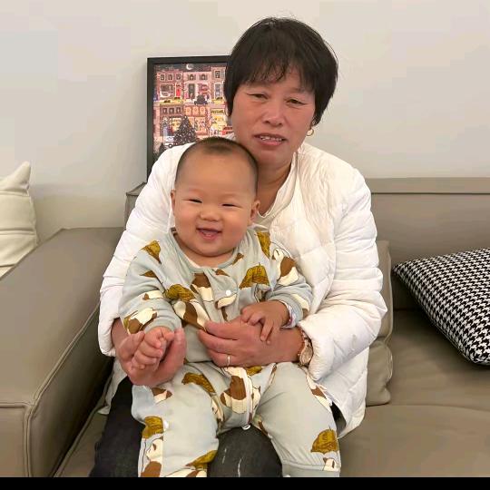 玲姐有点忙(婆媳)