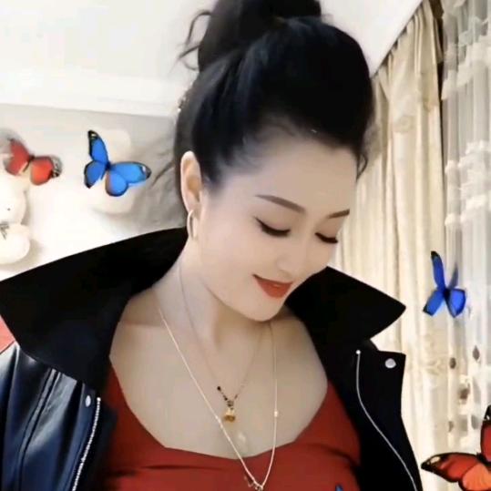 、迷人的酒窝