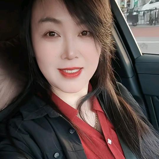 光霞开心快乐每一天