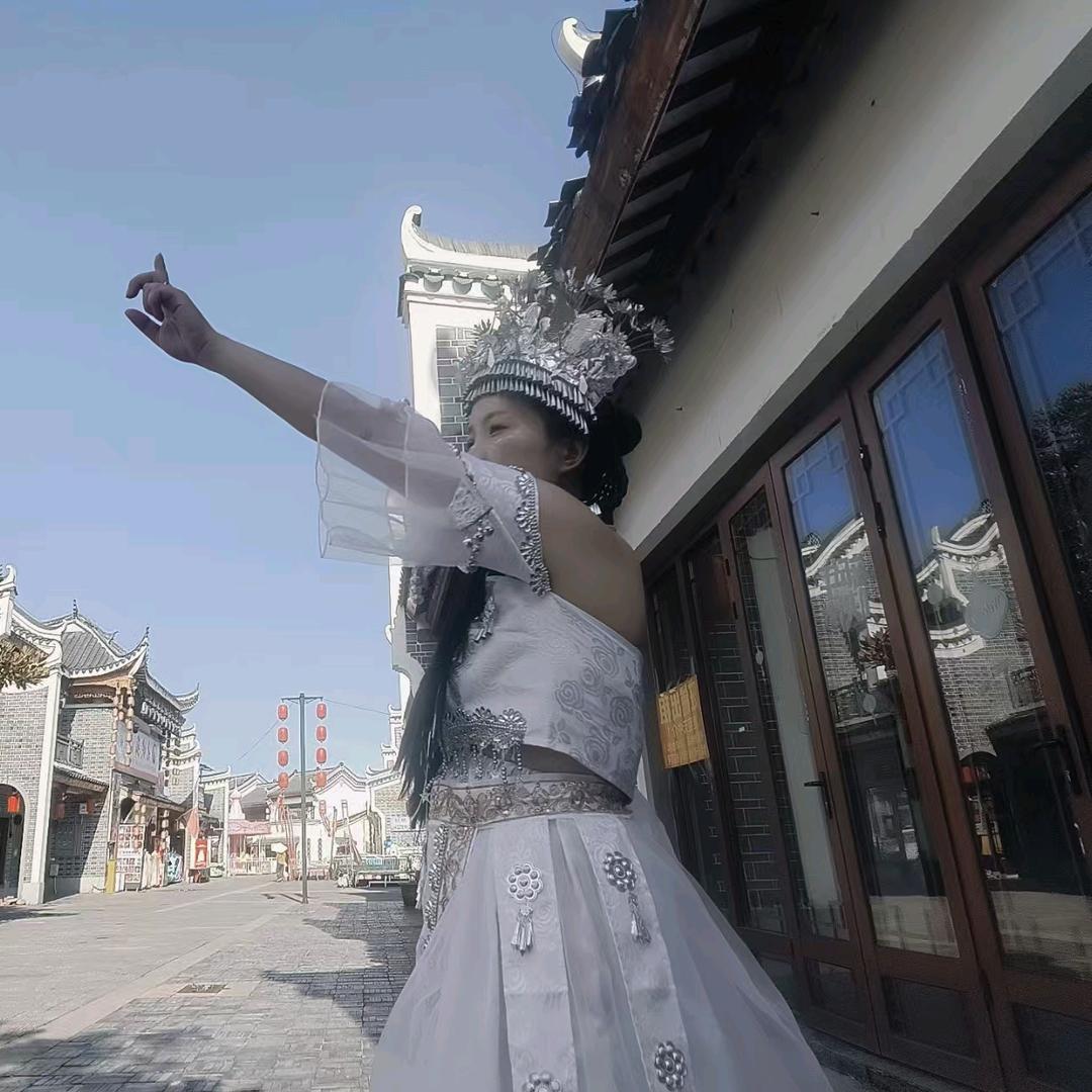 一个无敌超级大女神