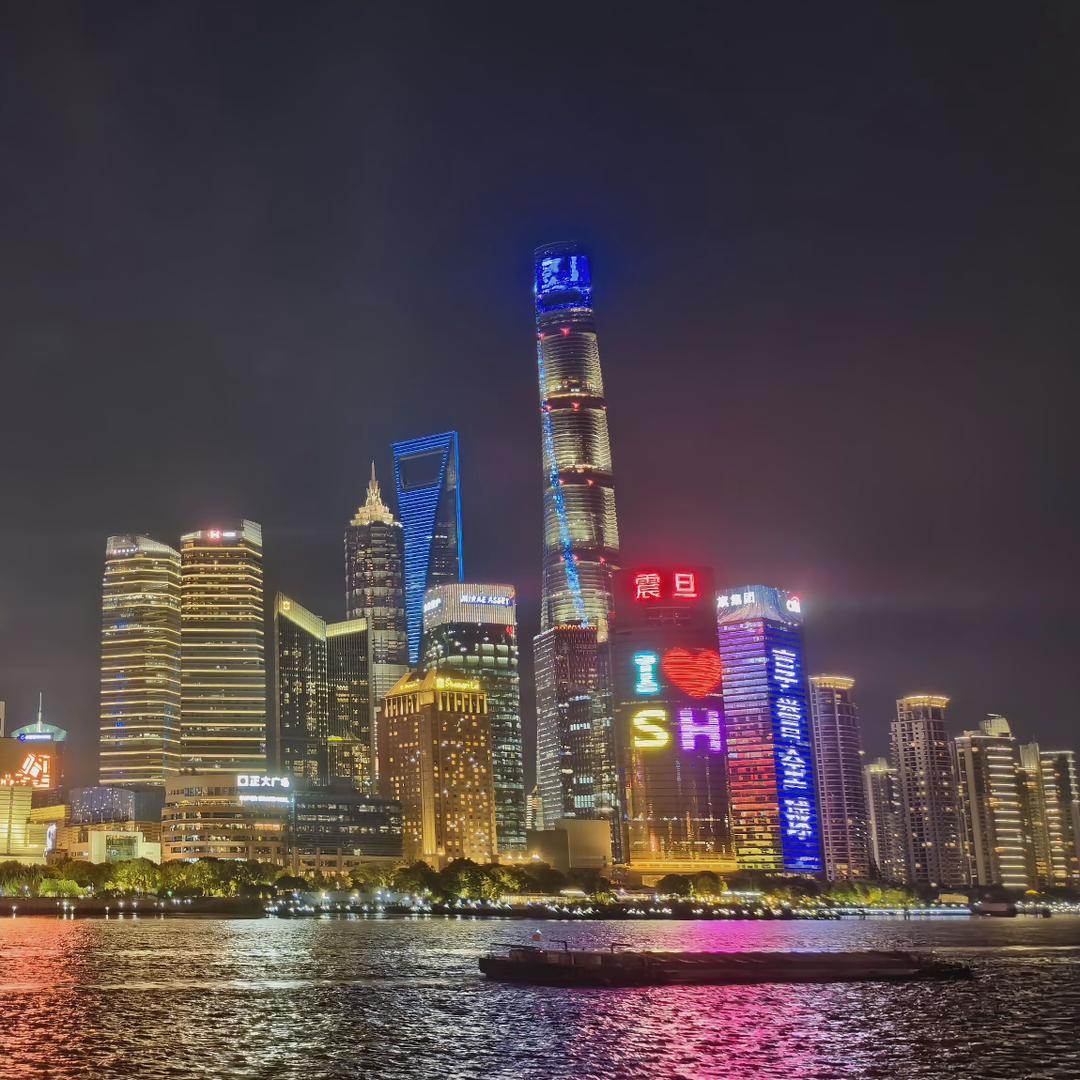 小龙很开心