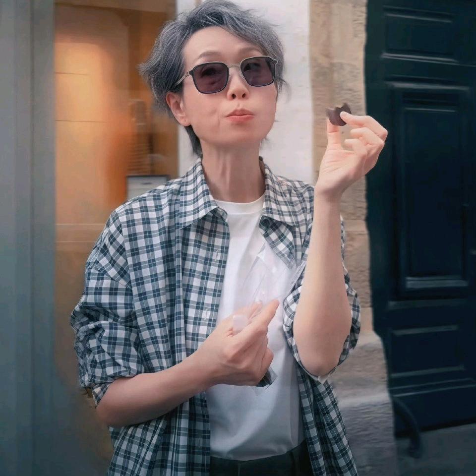 发光女神，