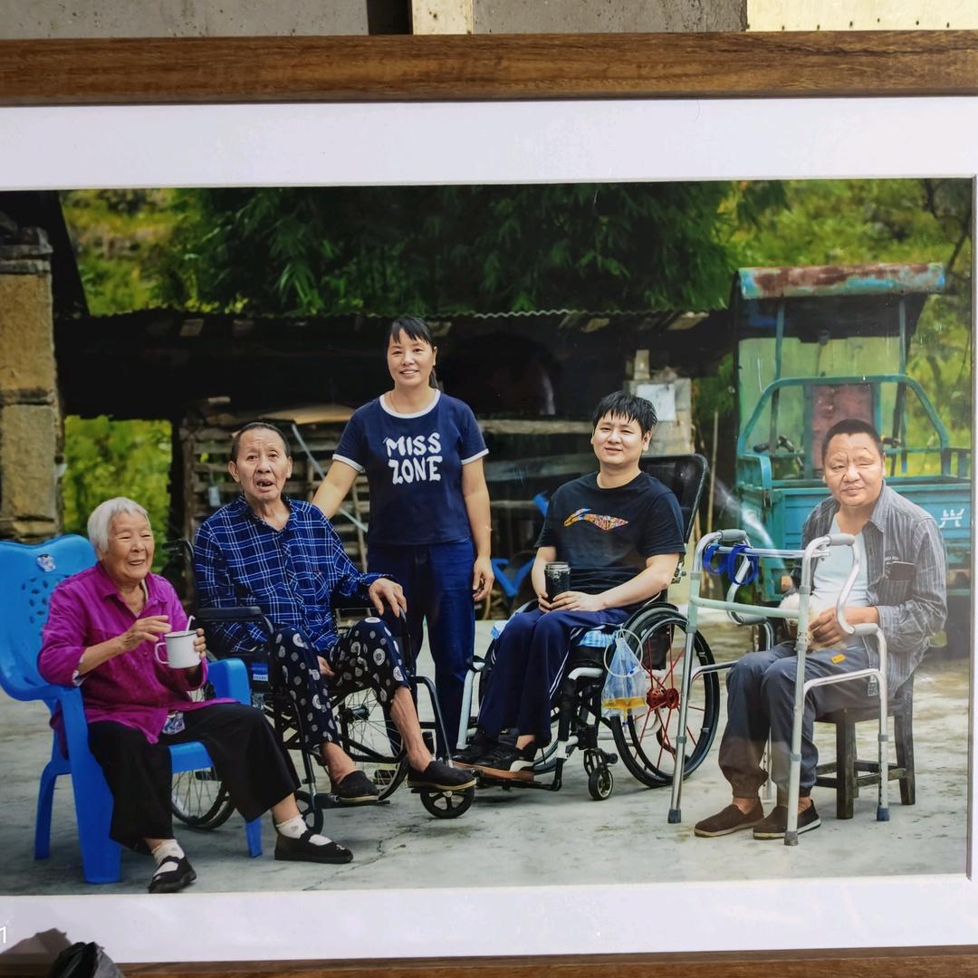 安稳小文--晚20.00开播