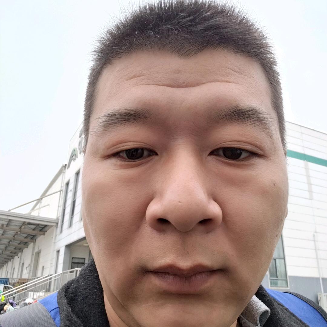 天平秤上的羽毛