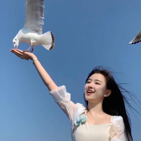 爱唱歌的女孩👧🏻❤️
