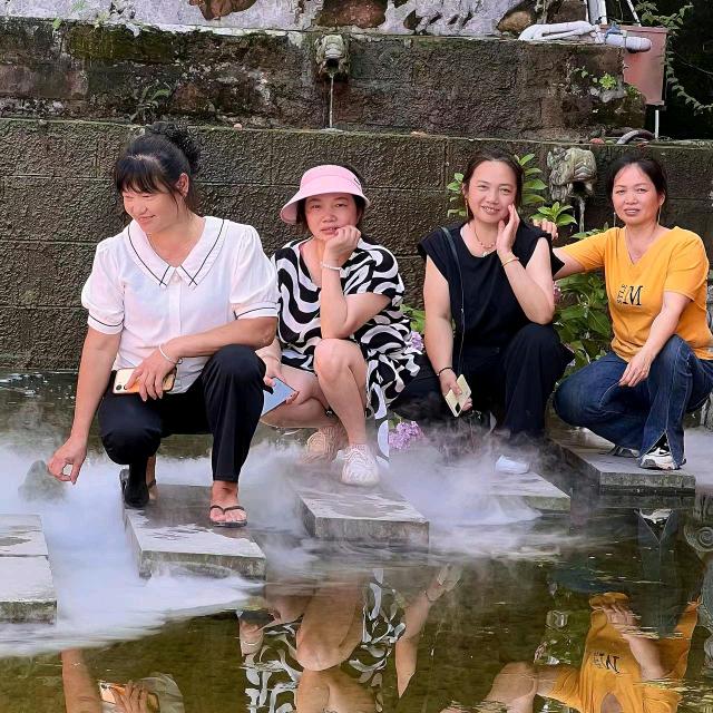浅浅一笑