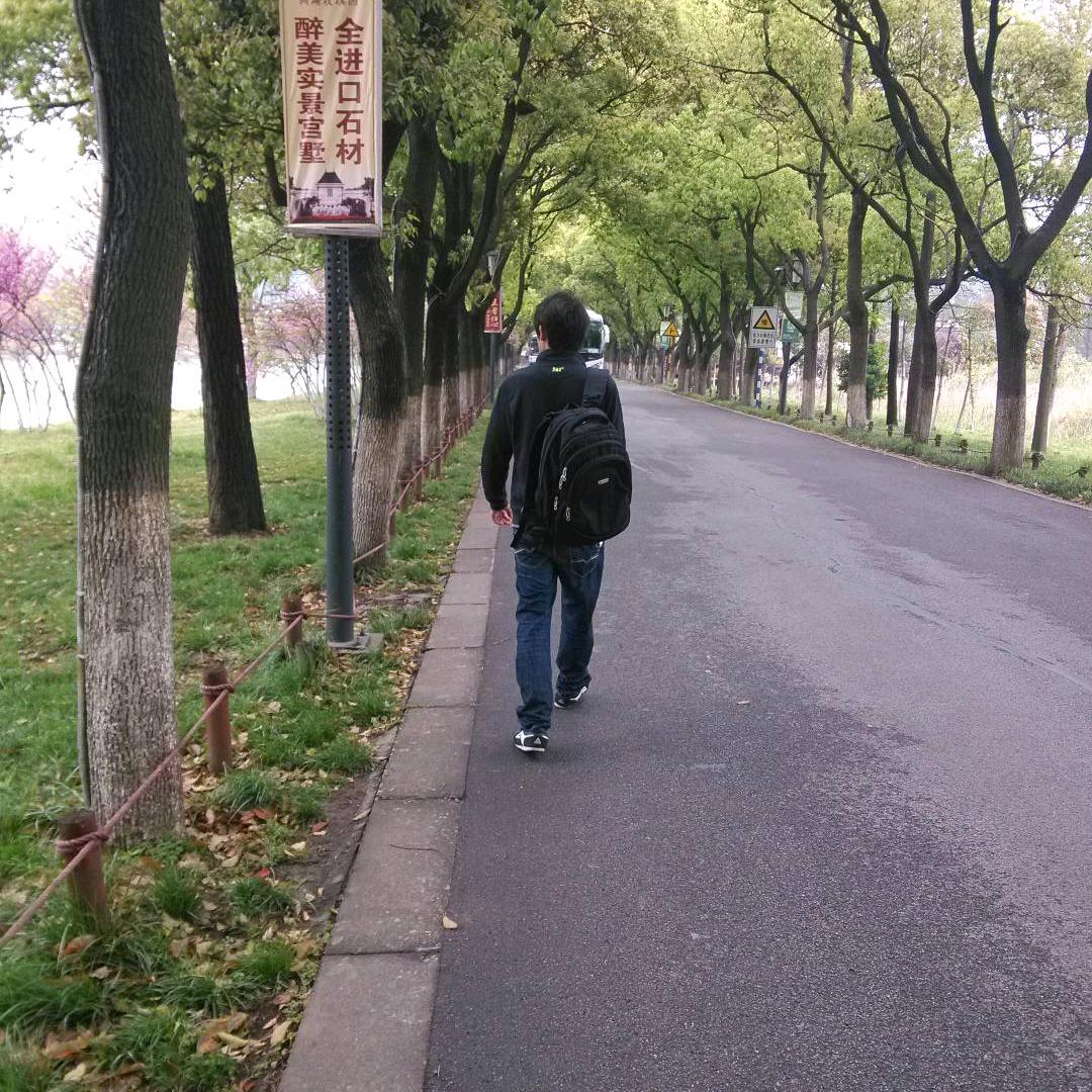 彦吉光电
