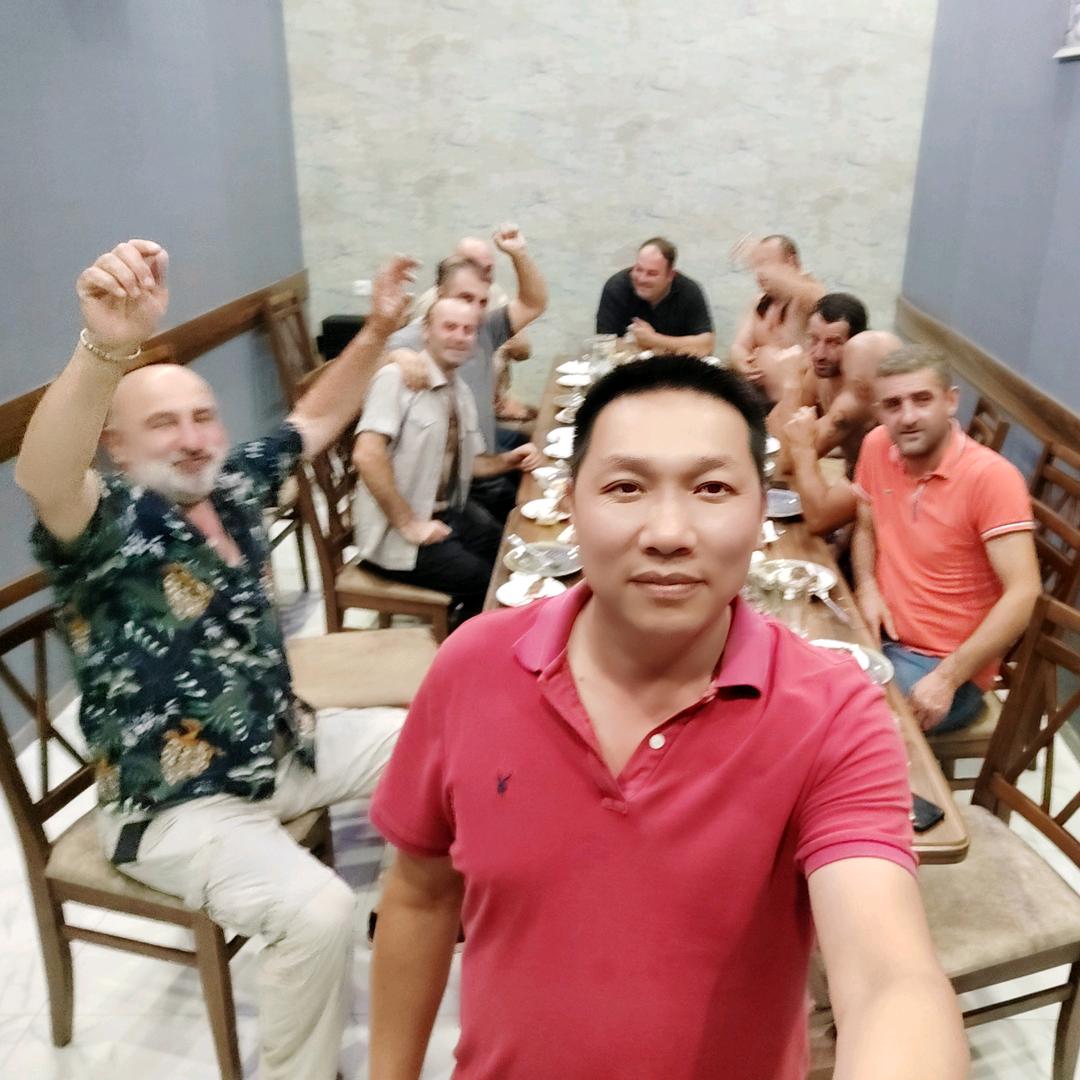 异国他乡的流浪汉（连赞拉黑）