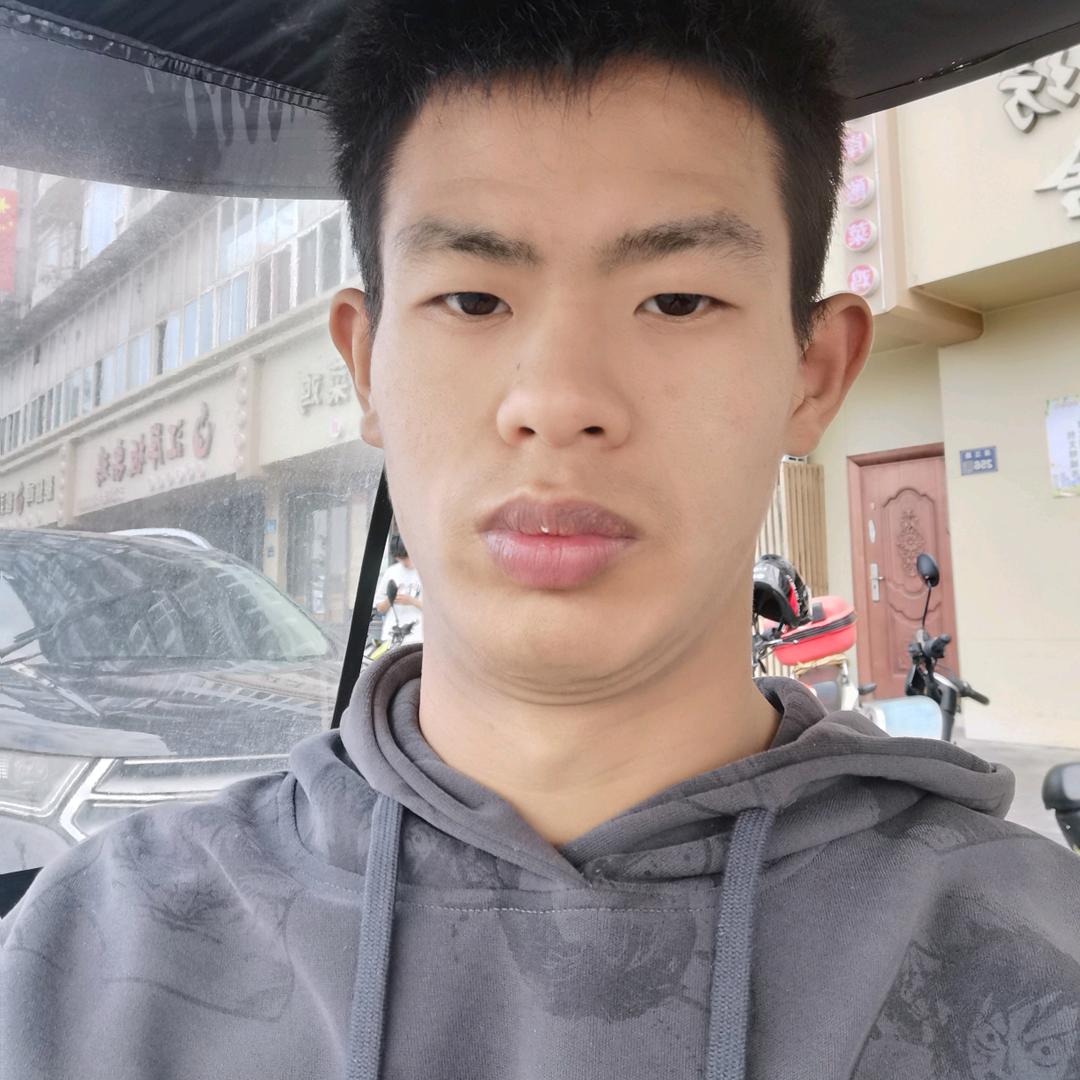 吴俊微笑让整个世界都亮了。进橱窗