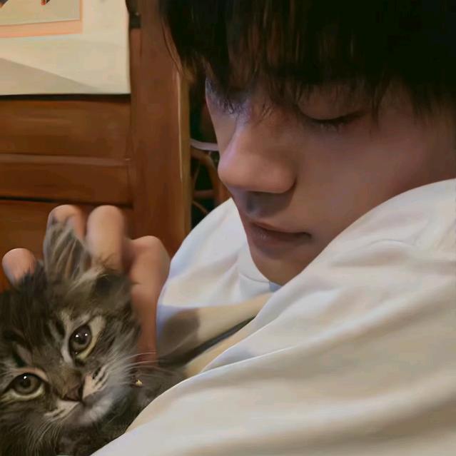 🤯🤪🥳🧐🤫🫡