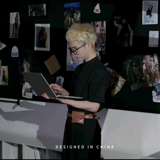 QIAOLA乔拉-穿搭博主