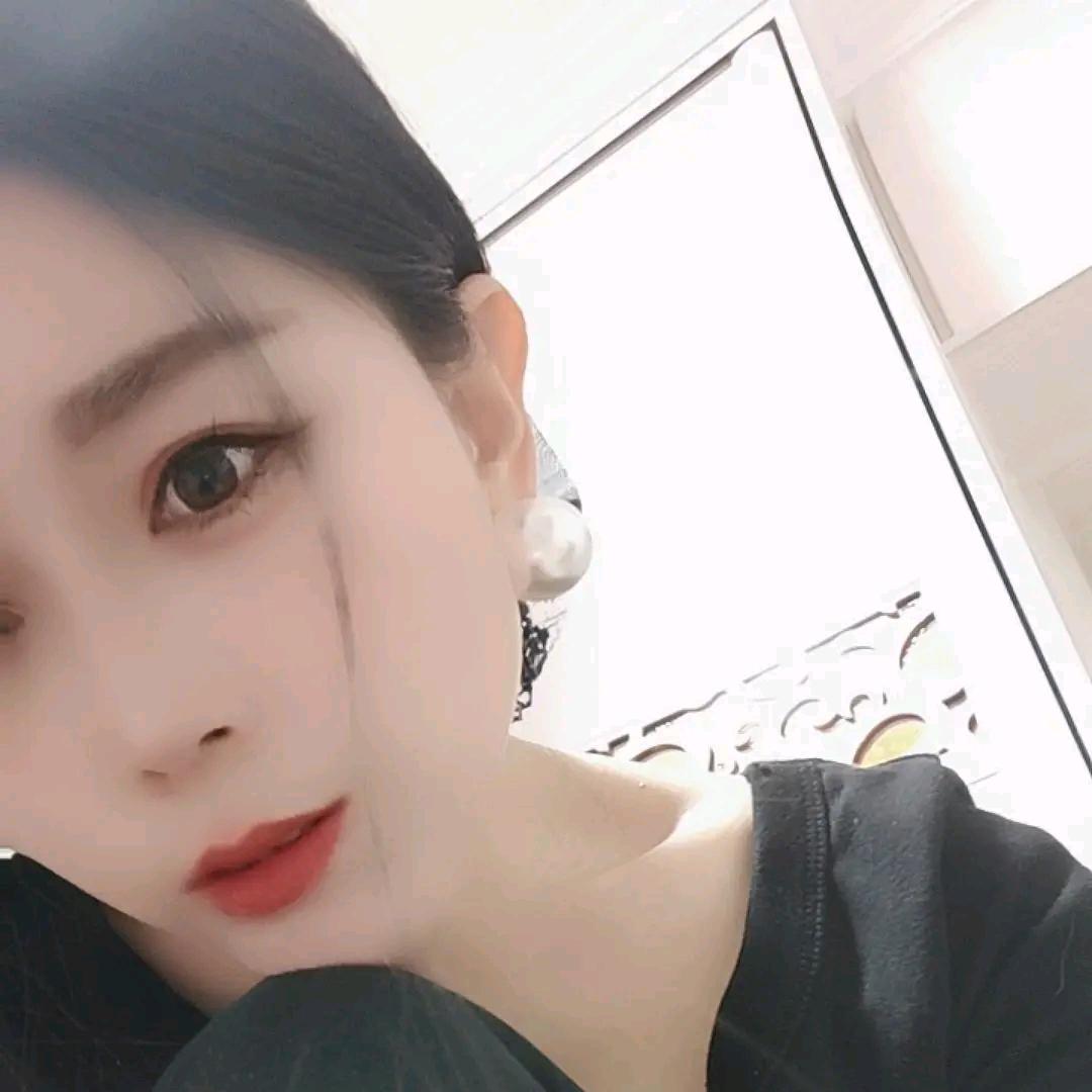 (｢･ω･)微笑💋