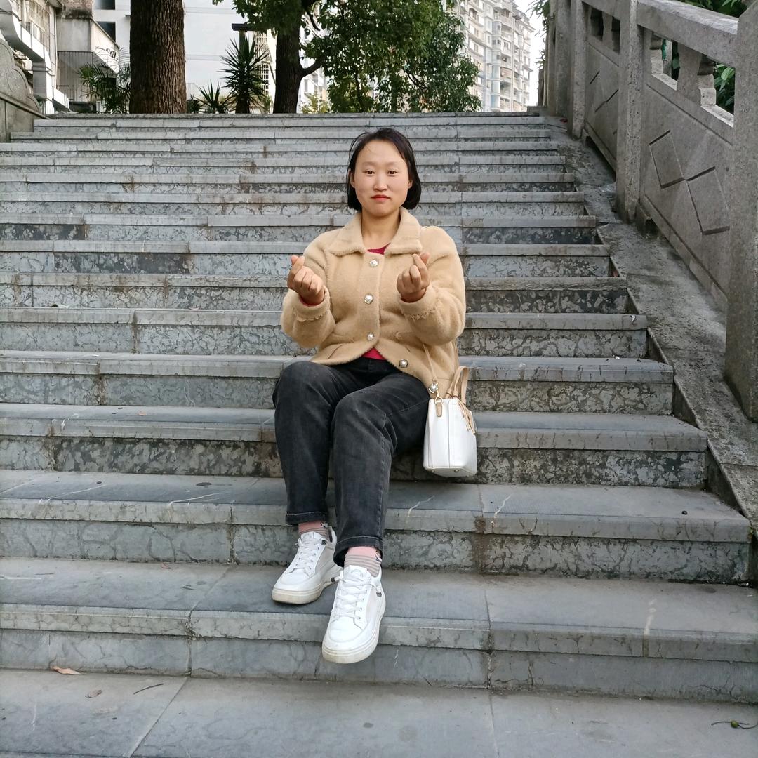 可爱的两兄妹