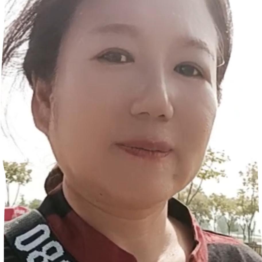莉莉自驾