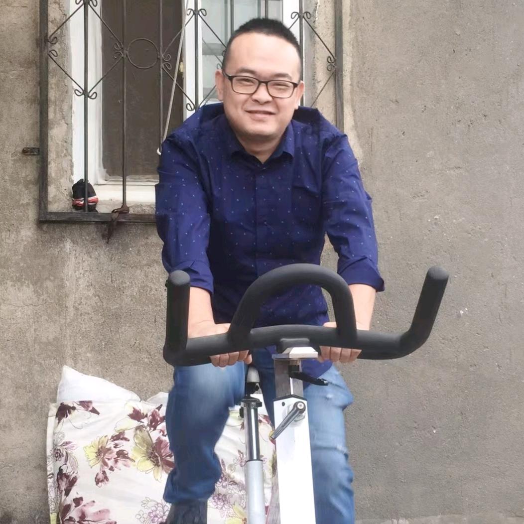 长江新区村干部小朱