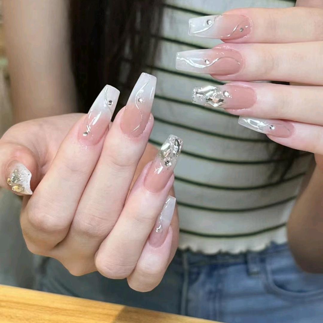 白鹤美甲