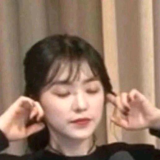 天空闪过灿烂花火