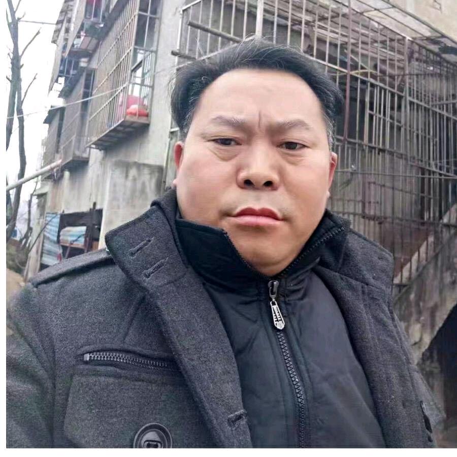 赵安春，回收各种废品，