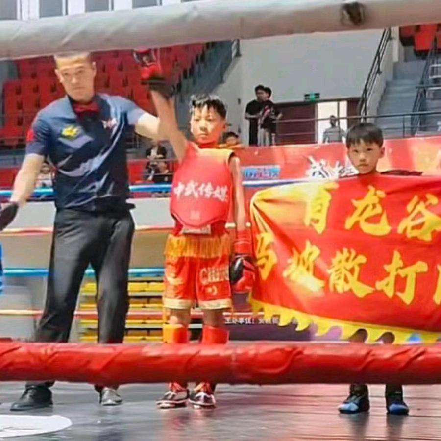 育龙谷马坡散打队-传奇