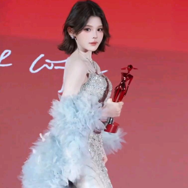 千寻Chihiro(穿搭日记)