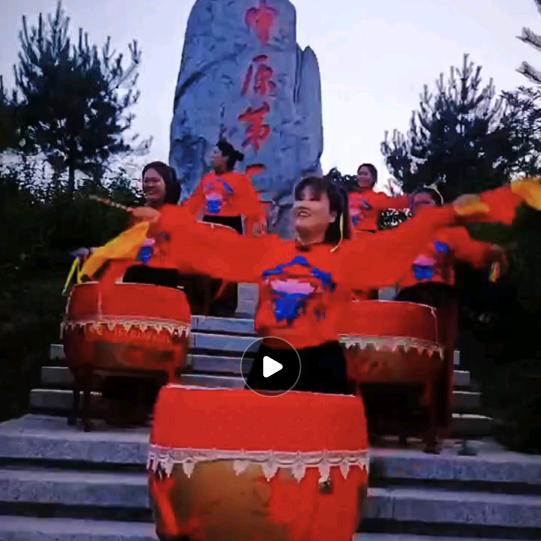 姐妹鼓舞团！红，白，事情！免费教打鼓！