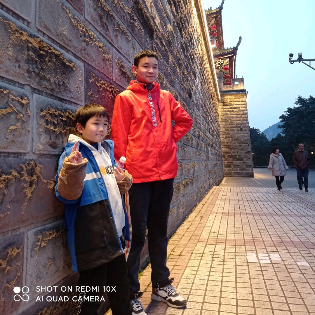 爱火拼的两兄弟