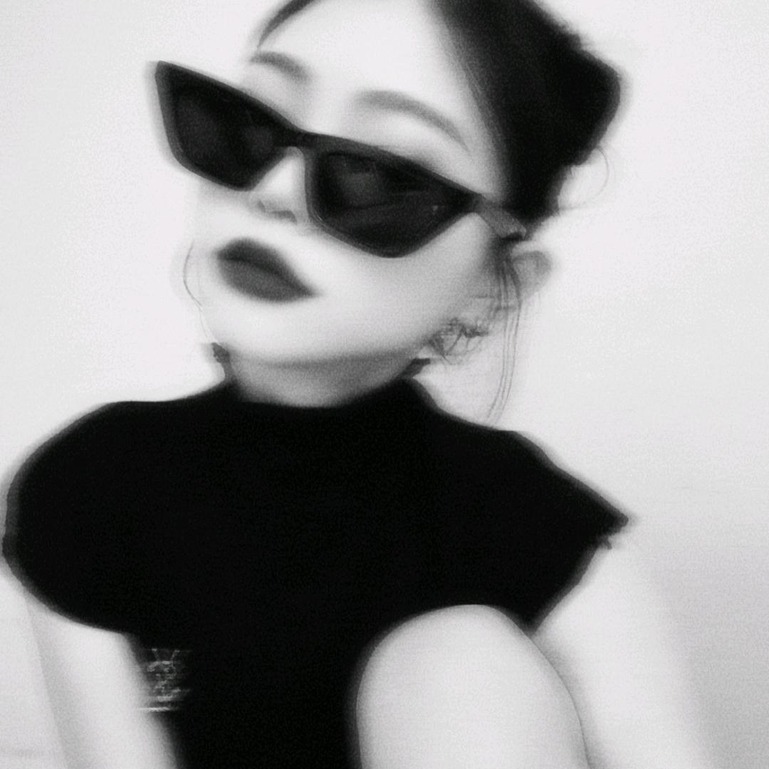 金子🖤