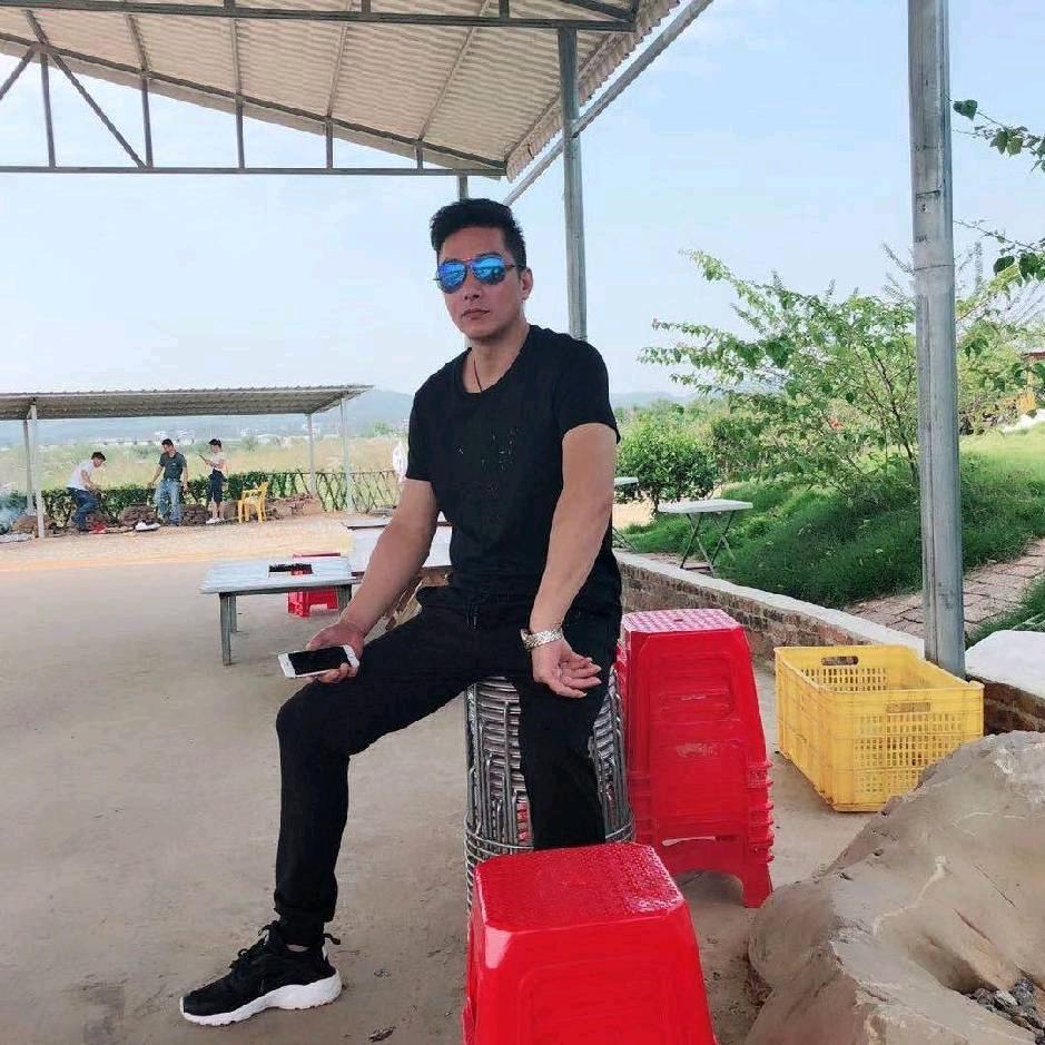 周哥：亚斌60岁大叔