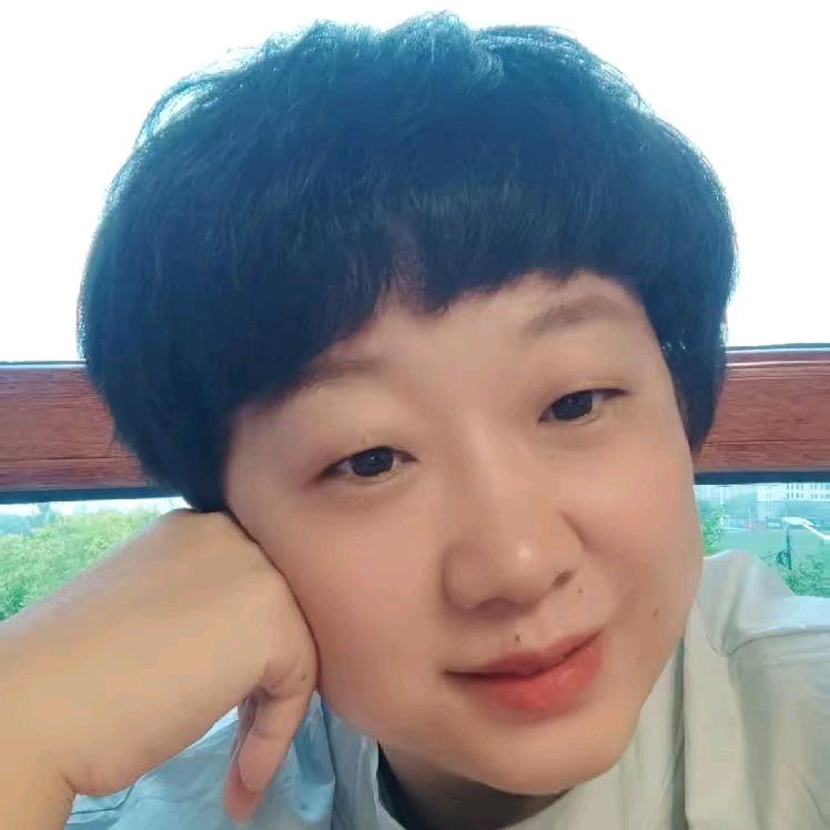 冯冯。