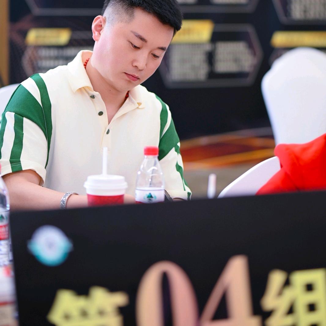 亮亮来啦👀👀