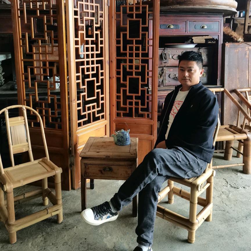 李忠👉怀旧老家具