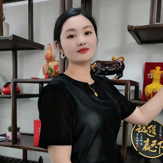 村里小芳1