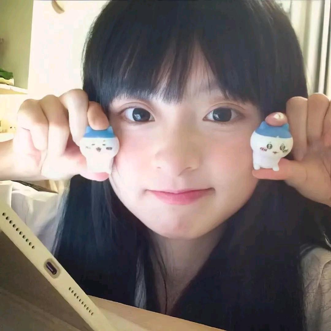 八月